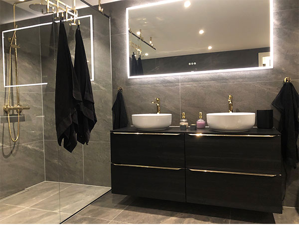 Dusj og innredning levert av Hansens Rørservice